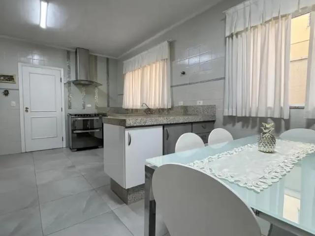 Casa / Sobrado em Condomínio para Locação em Santana de Parnaíba/SP Alphaville 4 Quartos