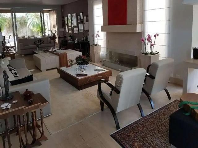 Casa / Sobrado em Condomínio para Locação em Santana de Parnaíba/SP Alphaville 4 Quartos