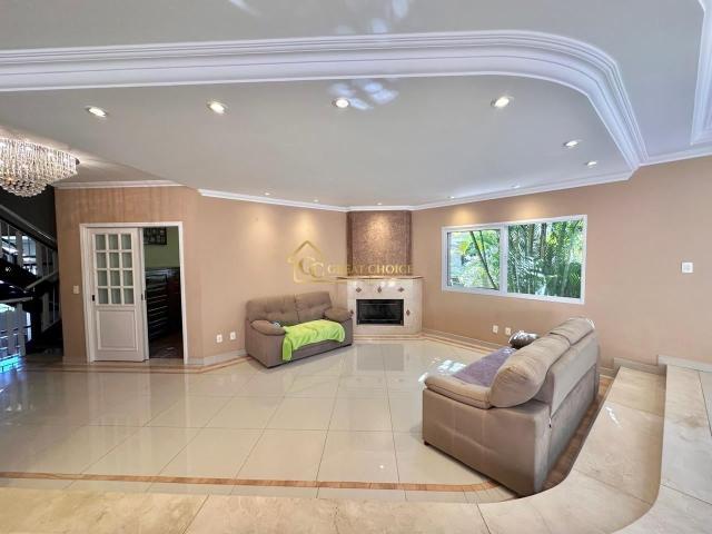 Casa / Sobrado em Condomínio para Locação em Santana de Parnaíba/SP Alphaville 4 Quartos