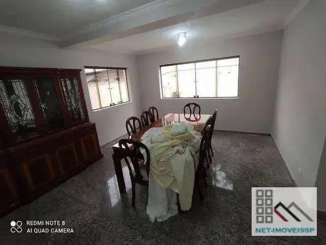 Casa / Sobrado em Condomínio para Locação em Santana de Parnaíba/SP Alphaville 4 Quartos