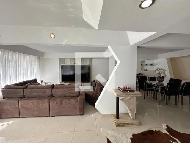 Casa / Sobrado em Condomínio para Locação em Santana de Parnaíba/SP Alphaville 4 Quartos