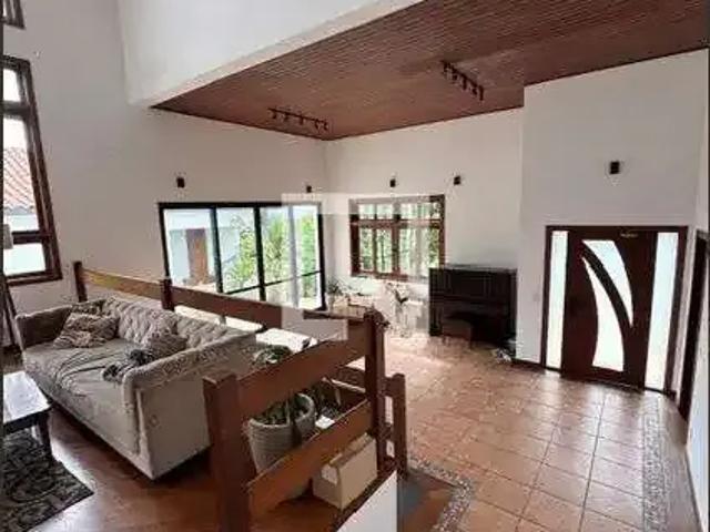 Casa / Sobrado em Condomínio para Locação em Santana de Parnaíba/SP Alphaville 4 Quartos