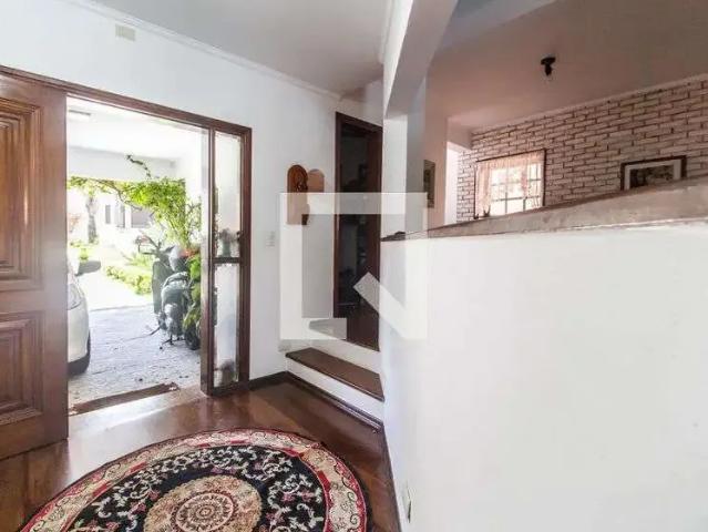 Casa / Sobrado em Condomínio para Locação em Santana de Parnaíba/SP Alphaville 4 Quartos