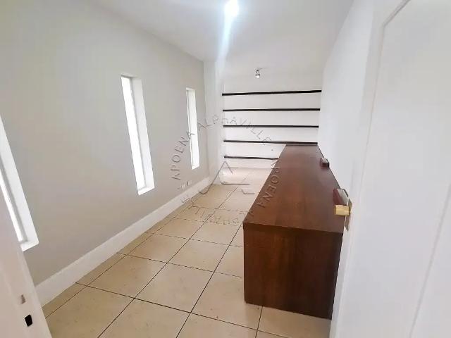 Casa / Sobrado em Condomínio para Locação em Santana de Parnaíba/SP Alphaville 4 Quartos