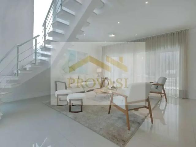 Casa / Sobrado em Condomínio para Locação em Santana de Parnaíba/SP Alphaville 4 Quartos