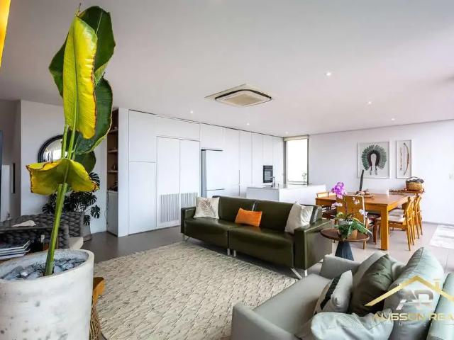Casa / Sobrado em Condomínio para Locação em Santana de Parnaíba/SP Alphaville 4 Quartos