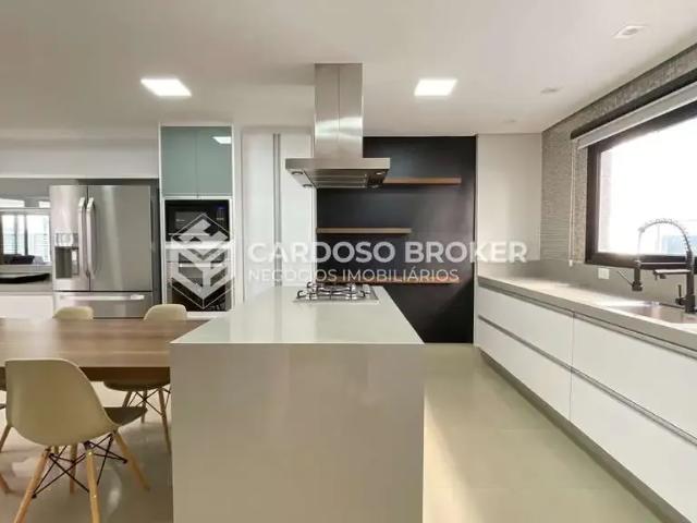 Casa / Sobrado em Condomínio para Locação em Santana de Parnaíba/SP Alphaville 5 Quartos
