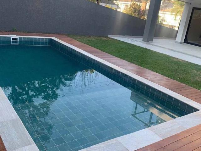 Casa / Sobrado em Condomínio para Locação em Santana de Parnaíba/SP Alphaville 5 Quartos
