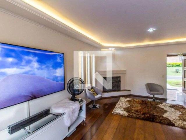 Casa / Sobrado em Condomínio para Locação em Santana de Parnaíba/SP Alphaville 5 Quartos