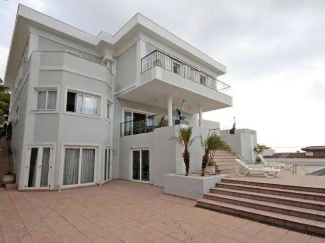 Casa / Sobrado em Condomínio para Locação em Santana de Parnaíba/SP Alphaville 6 Quartos