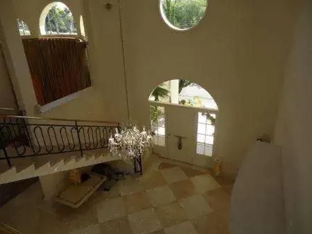 Casa / Sobrado em Condomínio para Locação em Santana de Parnaíba/SP Alphaville 6 Quartos