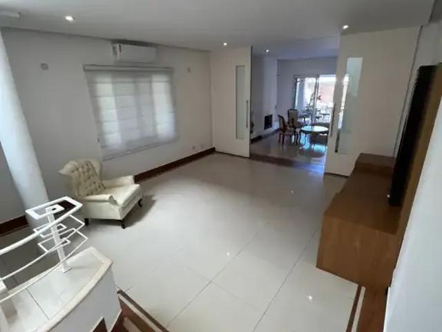 Casa / Sobrado em Condomínio para Locação em Santana de Parnaíba/SP Alphaville 3 Quartos