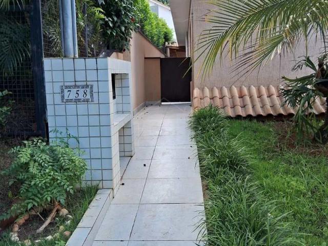 Casa / Sobrado em Condomínio para Locação em Santana de Parnaíba/SP Alphaville 3 Quartos