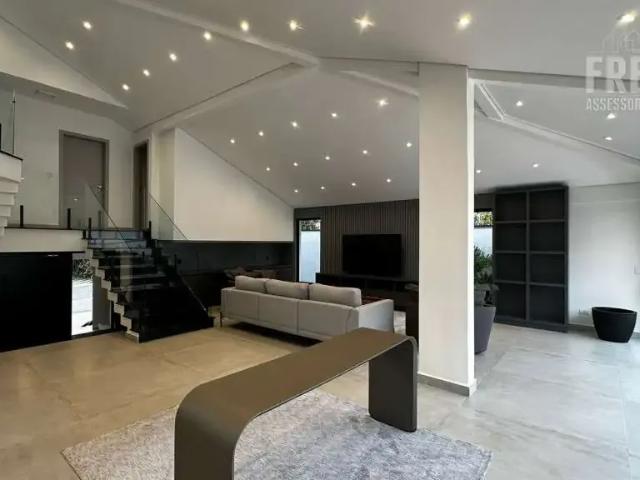 Casa / Sobrado em Condomínio para Locação em Santana de Parnaíba/SP Alphaville 4 Quartos