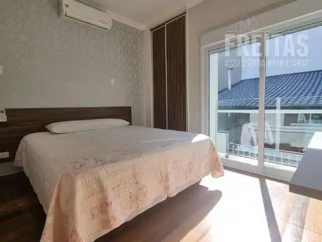Casa / Sobrado em Condomínio para Locação em Santana de Parnaíba/SP Alphaville 4 Quartos