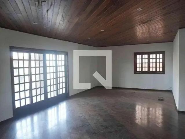 Casa / Sobrado em Condomínio para Locação em Santana de Parnaíba/SP Alphaville 3 Quartos