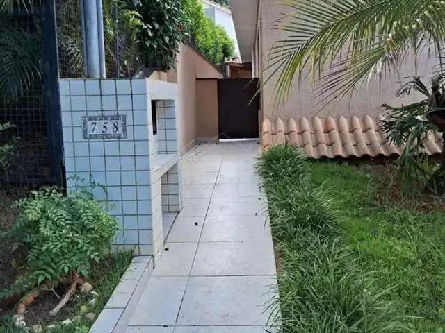 Casa / Sobrado em Condomínio para Locação em Santana de Parnaíba/SP Alphaville 3 Quartos