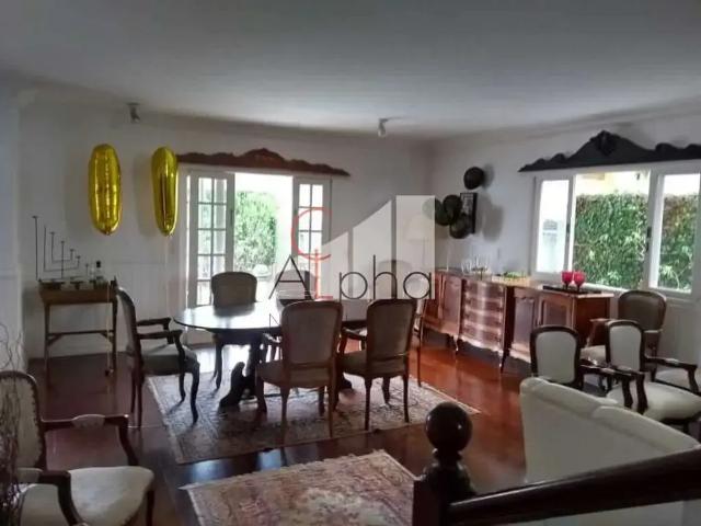Casa / Sobrado em Condomínio para Locação em Santana de Parnaíba/SP Alphaville 3 Quartos