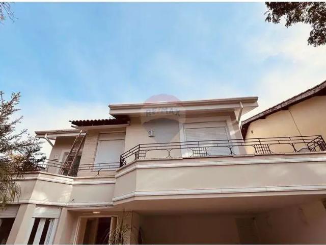 Casa / Sobrado em Condomínio para Locação em Santana de Parnaíba/SP Alphaville 3 Quartos