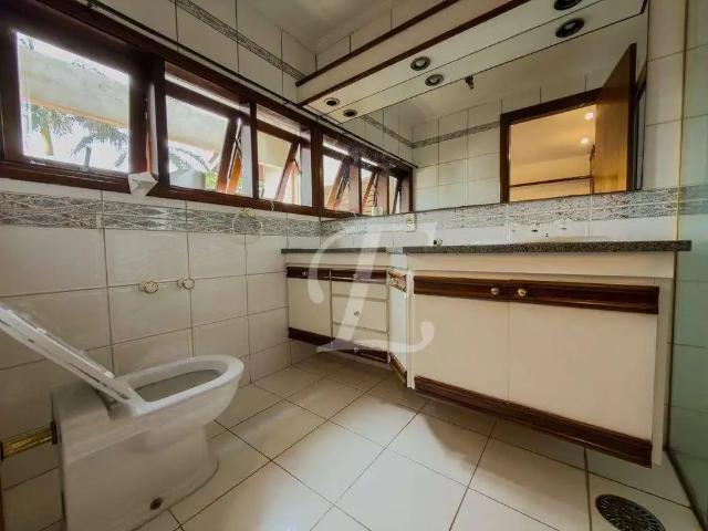 Casa / Sobrado em Condomínio para Locação em Santana de Parnaíba/SP Alphaville Residencial 5 3 Quartos
