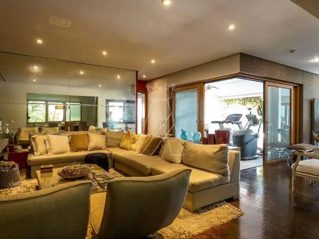 Casa / Sobrado em Condomínio para Locação em Santana de Parnaíba/SP Alphaville Residencial 8 5 Quartos