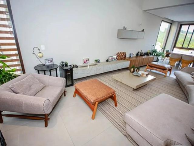 Casa / Sobrado em Condomínio para Locação em Santana de Parnaíba/SP Tamboré 4 Quartos