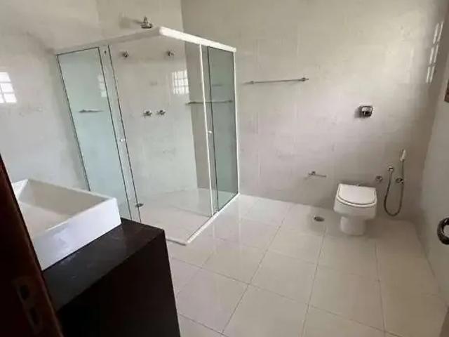 Casa / Sobrado em Condomínio para Locação em Santana de Parnaíba/SP Tamboré 4 Quartos