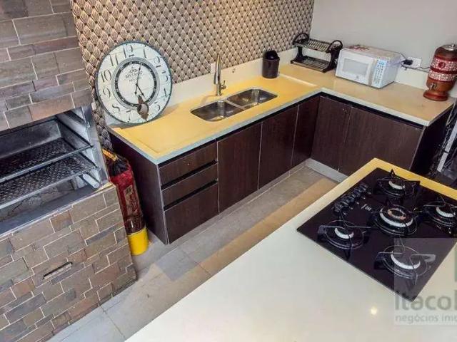 Casa / Sobrado em Condomínio para Locação em Santana de Parnaíba/SP Tamboré 4 Quartos