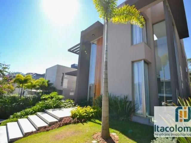Casa / Sobrado em Condomínio para Locação em Santana de Parnaíba/SP Tamboré 4 Quartos