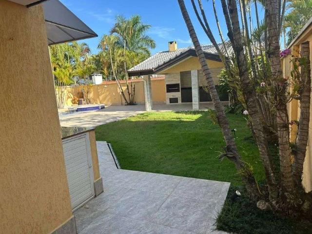 Casa / Sobrado em Condomínio para Locação em Santana de Parnaíba/SP Tamboré 4 Quartos