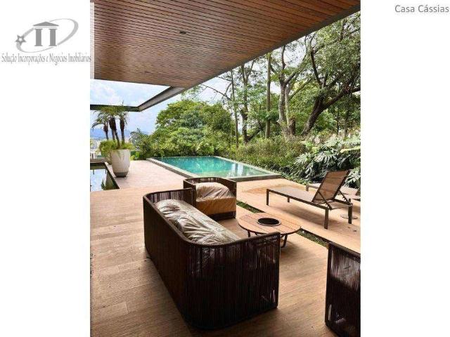 Casa / Sobrado em Condomínio para Locação em Santana de Parnaíba/SP Tamboré 4 Quartos