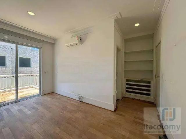 Casa / Sobrado em Condomínio para Locação em Santana de Parnaíba/SP Tamboré 4 Quartos