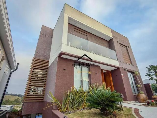 Casa / Sobrado em Condomínio para Locação em Santana de Parnaíba/SP Tamboré 4 Quartos