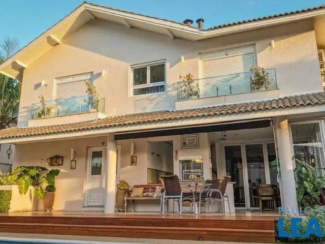 Casa / Sobrado em Condomínio para Locação em Santana de Parnaíba/SP Tamboré 4 Quartos