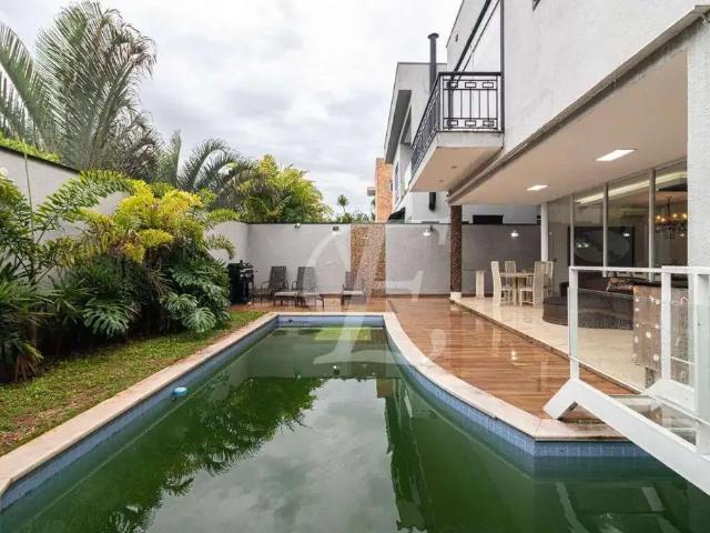 Casa / Sobrado em Condomínio para Locação em Santana de Parnaíba/SP Tamboré 5 Quartos