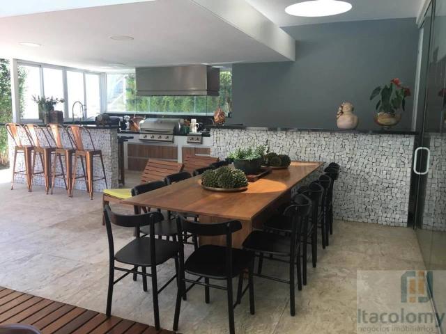 Casa / Sobrado em Condomínio para Locação em Santana de Parnaíba/SP Tamboré 5 Quartos
