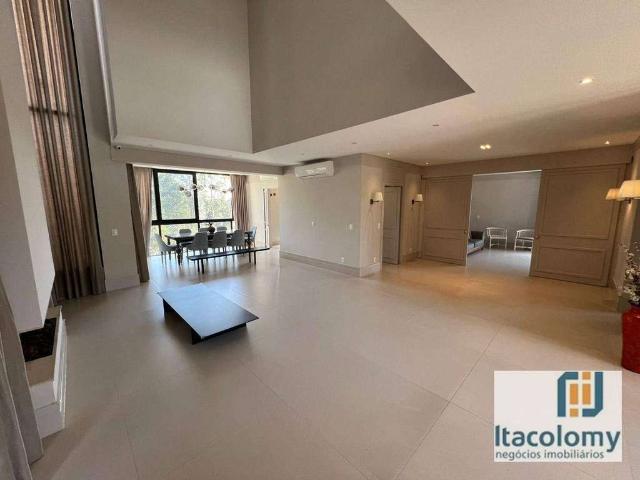 Casa / Sobrado em Condomínio para Locação em Santana de Parnaíba/SP Tamboré 6 Quartos