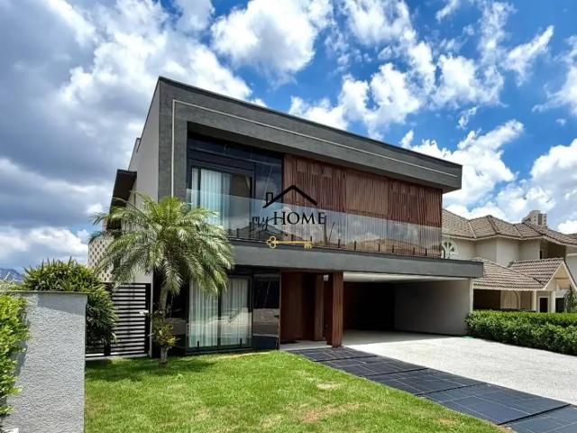 Casa / Sobrado em Condomínio para Locação em Santana de Parnaíba/SP Tamboré 6 Quartos