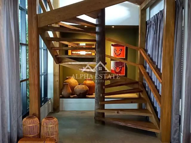 Casa / Sobrado em Condomínio para Locação em Santana de Parnaíba/SP Tamboré 3 Quartos