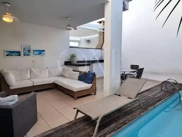 Casa / Sobrado em Condomínio para Locação em Santana de Parnaíba/SP Tamboré 3 Quartos