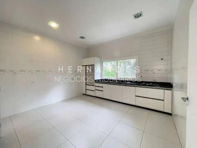 Casa / Sobrado em Condomínio para Locação em Santana de Parnaíba/SP Tarumã 4 Quartos