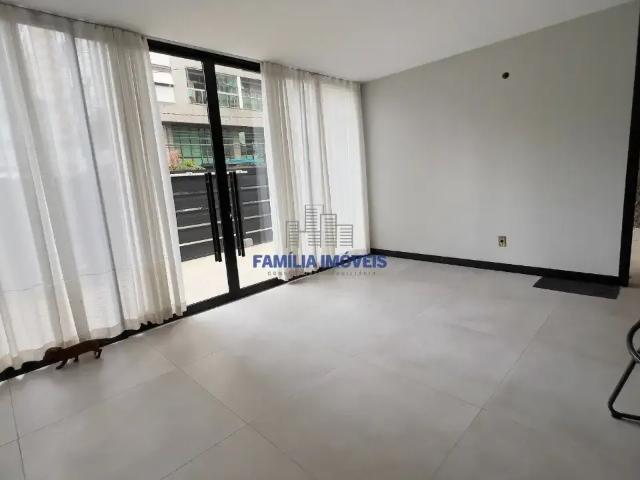 Casa / Sobrado em Condomínio para Locação em Santos/SP Gonzaga 3 Quartos
