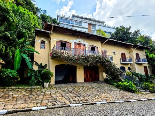 Casa / Sobrado em Condomínio para Locação em Santos/SP Morro Santa Terezinha 6 Quartos