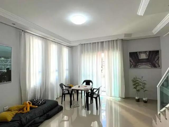 Casa / Sobrado em Condomínio para Locação em Santos/SP Ponta da Praia 3 Quartos