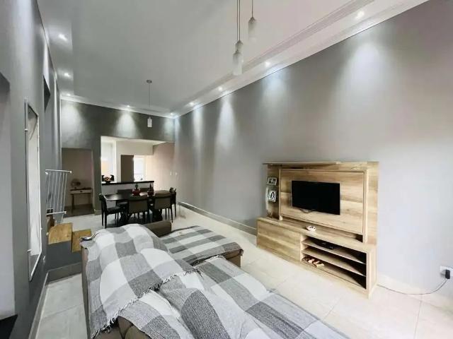Casa / Sobrado em Condomínio para Locação em Salto/SP Loteamento Terras de São Pedro e São Paulo 3 Quartos