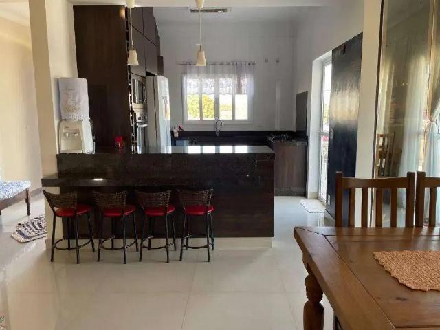 Casa / Sobrado em Condomínio para Locação em Salto/SP Terras de Santa Izabel 6 Quartos