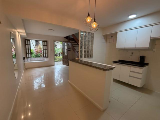 Casa / Sobrado em Condomínio para Locação em Salvador/BA Armação 1 Quartos