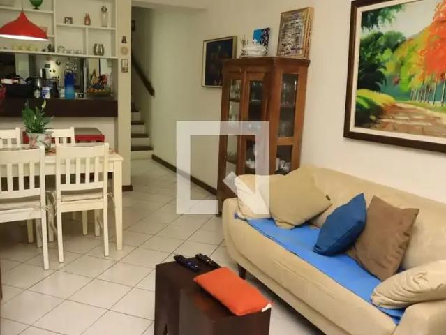 Casa / Sobrado em Condomínio para Locação em Salvador/BA Itapuã 1 Quartos