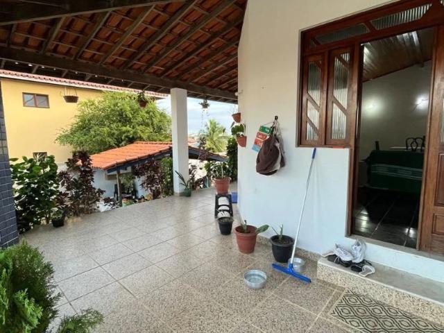 Casa / Sobrado em Condomínio para Locação em Salvador/BA Itapuã 6 Quartos