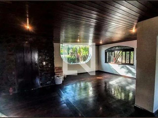 Casa / Sobrado em Condomínio para Locação em Salvador/BA Itapuã 9 Quartos